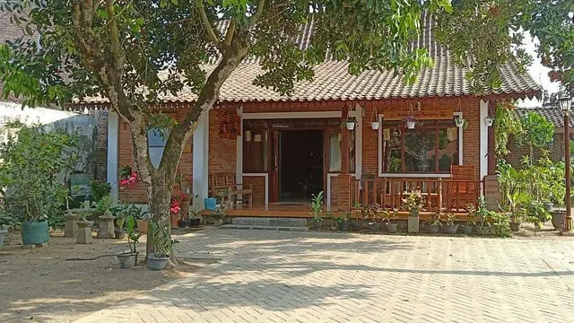 Masyarakat sekitar Candi Borobudur Magelang, Jawa Tengah mempersiapkan Sarana Hunian Pariwisata (Sarhunta) jelang perayaan Waisak. (Dok Kementerian PUPR)