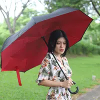 Zodiak yang murung saat cuaca mendung/copyright Fimela/Adhib