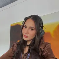 Intip potret Pevita Pearce dengan pesona elegan di lintasan Formula 1 (@pevpearce)