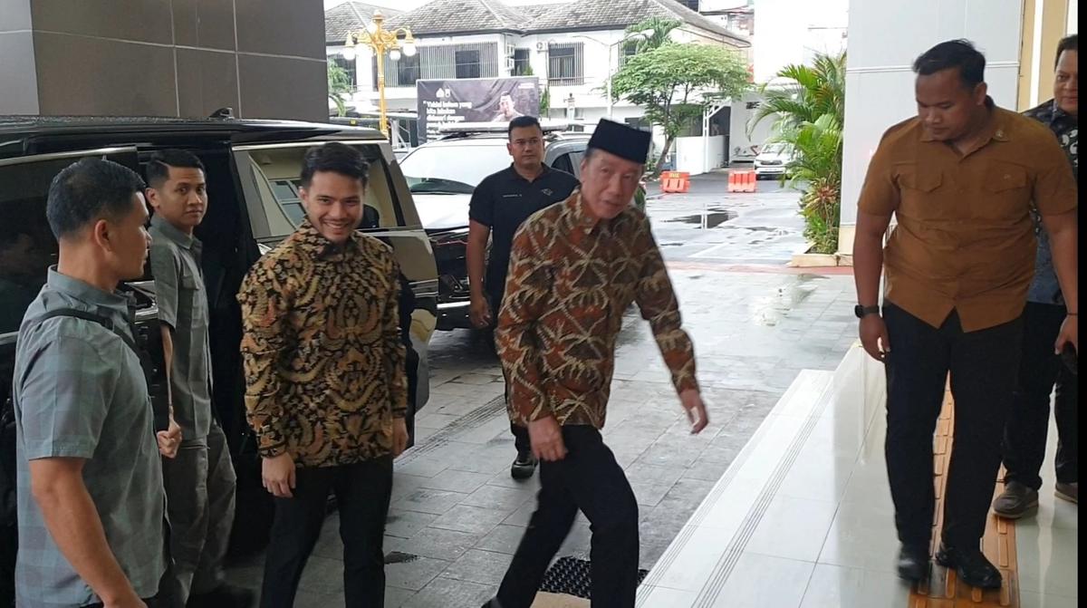 Jokowi Datangi Polresta Solo