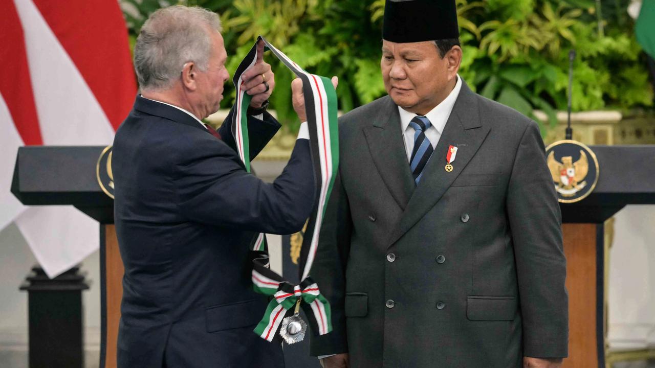 FOTO: Raja Abdullah II Anugerahkan Tanda Kehormatan Tertinggi Yordania kepada Presiden Prabowo