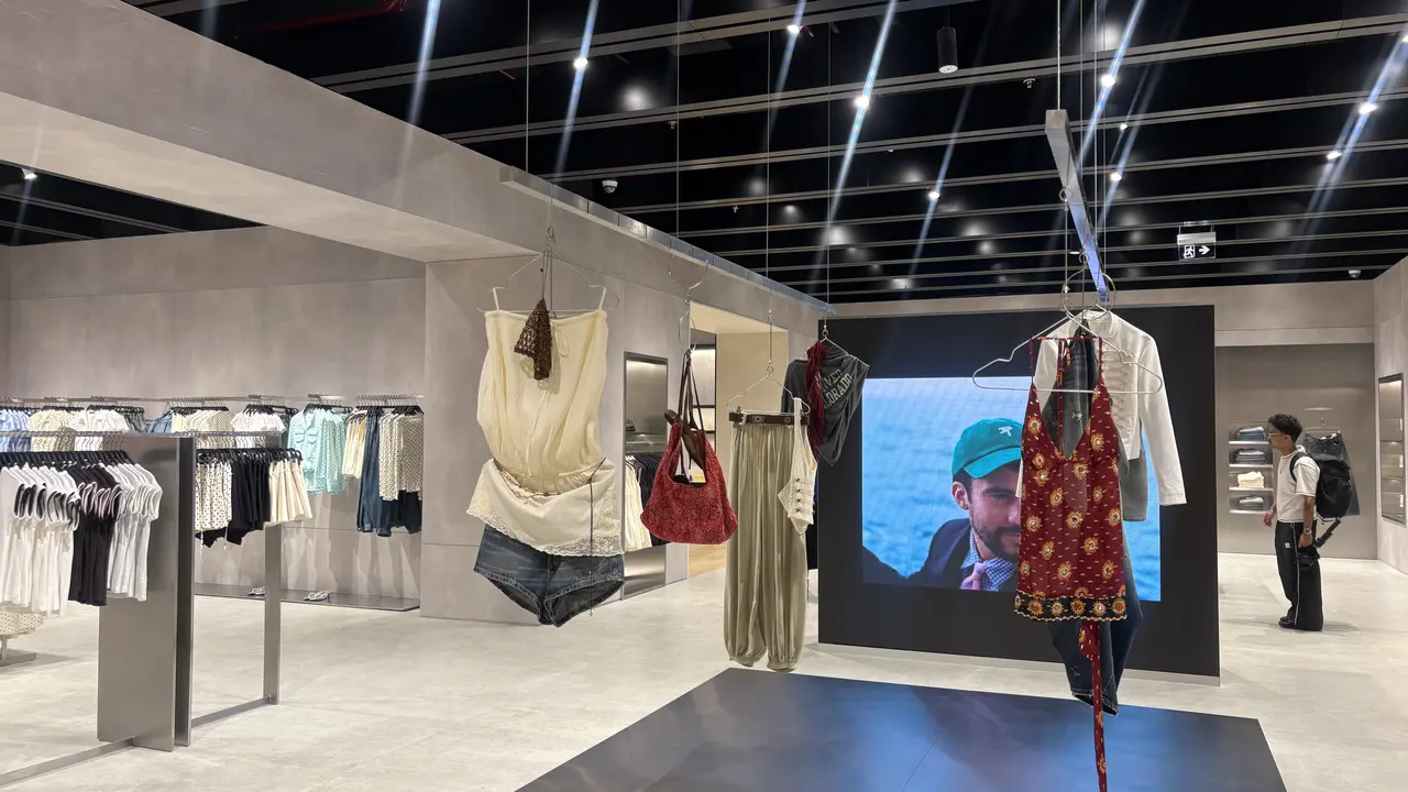 Toko ZARA Terbaru di Plaza Indonesia. [Anisha/Fimela]