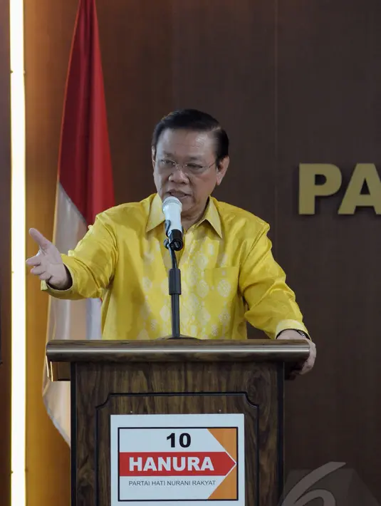 Ketua Umum Partai Golkar, Agung Laksono berpidato pada pertemuan dengan Partai Hanura , Jakarta, Jum’at (13/3/2015). Agung Laksono menegaskan safari politiknya untuk memberikan dukungan pada pemerintahan saat ini. (Liputan6.com/Andrian M Tunay)