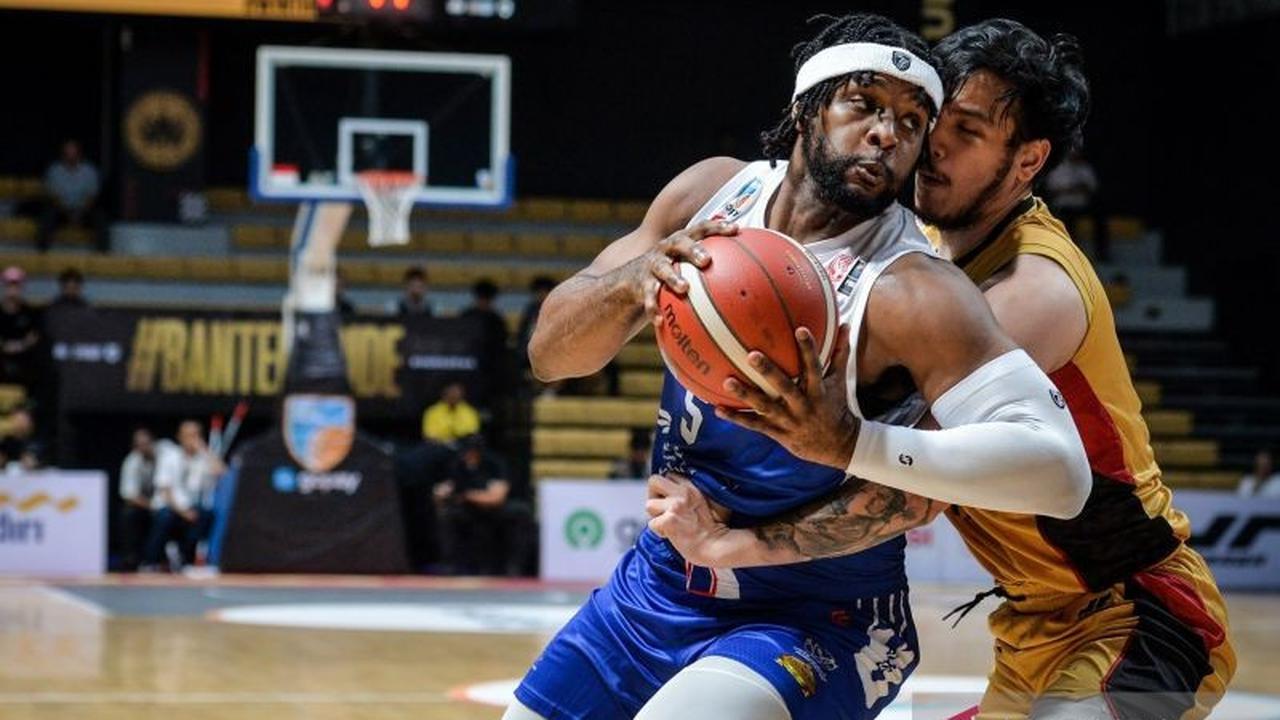 Duel Sengit Franca vs Majok Warnai Laga Kunci Hawks Kontra Rajawali di IBL 2026