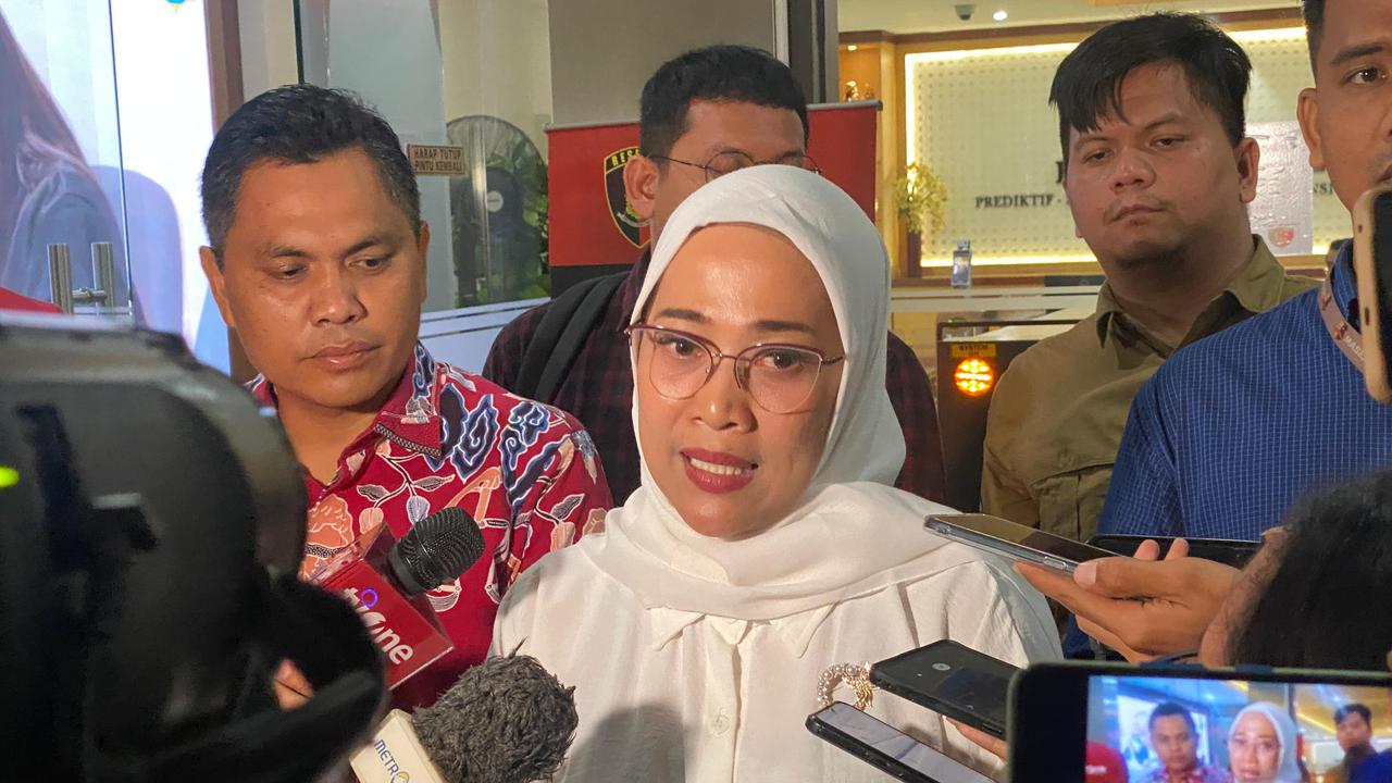 Tia Rahmania Melawan, Seret Nama Sekjen PDIP Hasto Kristiyanto Sebut Telah Langgar Mahkamah Partai