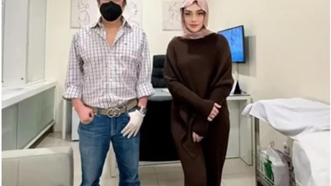 Jalani Puasa Usai Mualaf, Ini 6 Potret Celine Evangelista Antusias Belajar Islam