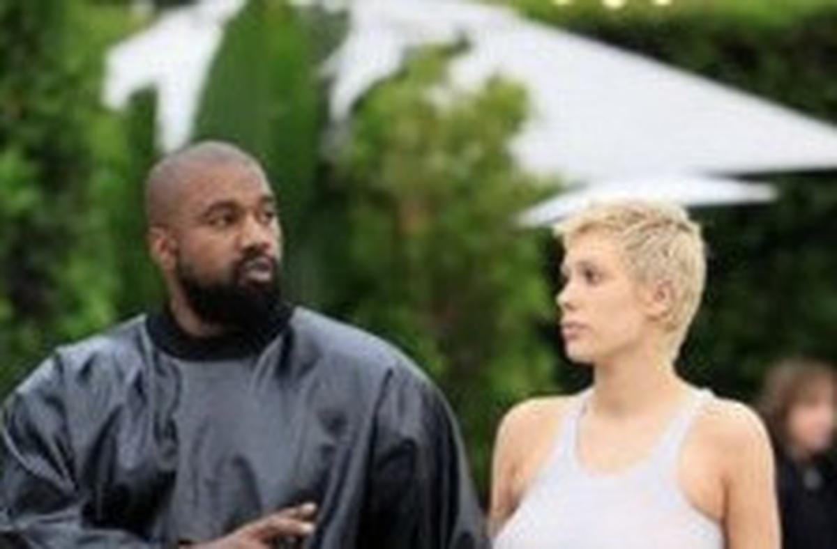 Profil Bianca Censori di Grammy 2025 Bikin Heboh Karena Tanpa Busana, Kanye West Malah Santai
