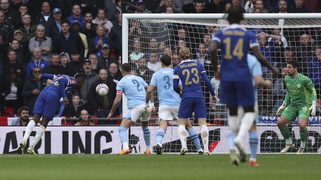 Foto: Gol Tunggal Bernardo Silva ke Gawang Chelsea Bawa Man City Jejakkan Kaki di Final Piala FA 2023/2024