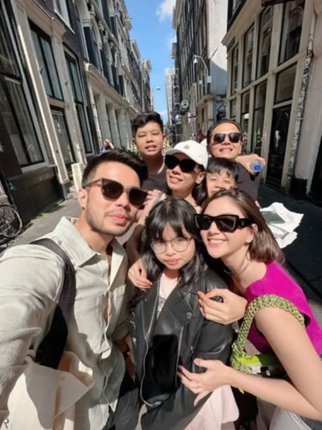 Potret Bucin Yakup Hasibuan dan Jessica Mila, Kompak Pakai Outfit Cerah Saat Liburan di Amsterdam