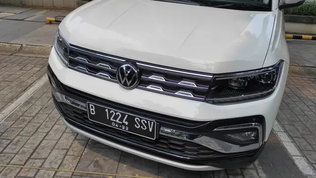 Lampu berteknologi LED dengan Daytime Running Lights (DRL) langsung menyambut sang pemilik bahkan sebelum perjalanan dimulai (Arief A/Liputan6.com)