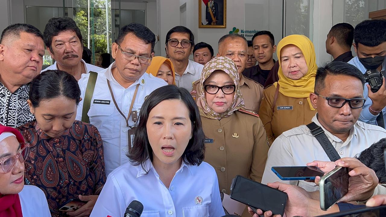 Wamen Veronica Datangi RSHS Tinjau Lokasi Pemerkosaan Anak Pasien, DesakDokter Cabul Priguna Dihukum Berat