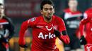 Nashat Akram. Gelandang serang Irak yang kini berusia 37 tahun dan telah pensiun pada April 2015 bersama Erbil SC ini pernah berseragam Twente selama 1 musim pada 2009/2010 usai didatangkan dari Al Gharafa SC dengan status bebas transfer. Ia total bermain dalam 17 laga bersama Twente di semua ajang dengan torehan 2 gol dan 1 assist dan mampu mempersembahkan gelar juara Eredivisie pada musim tersebut. (twenteinsite.nl)
