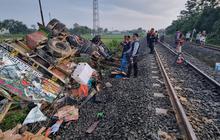 Kereta Api Sancaka Tabrak Truk di Sragen, Kendaraan Hancur dan Sopir Kritis