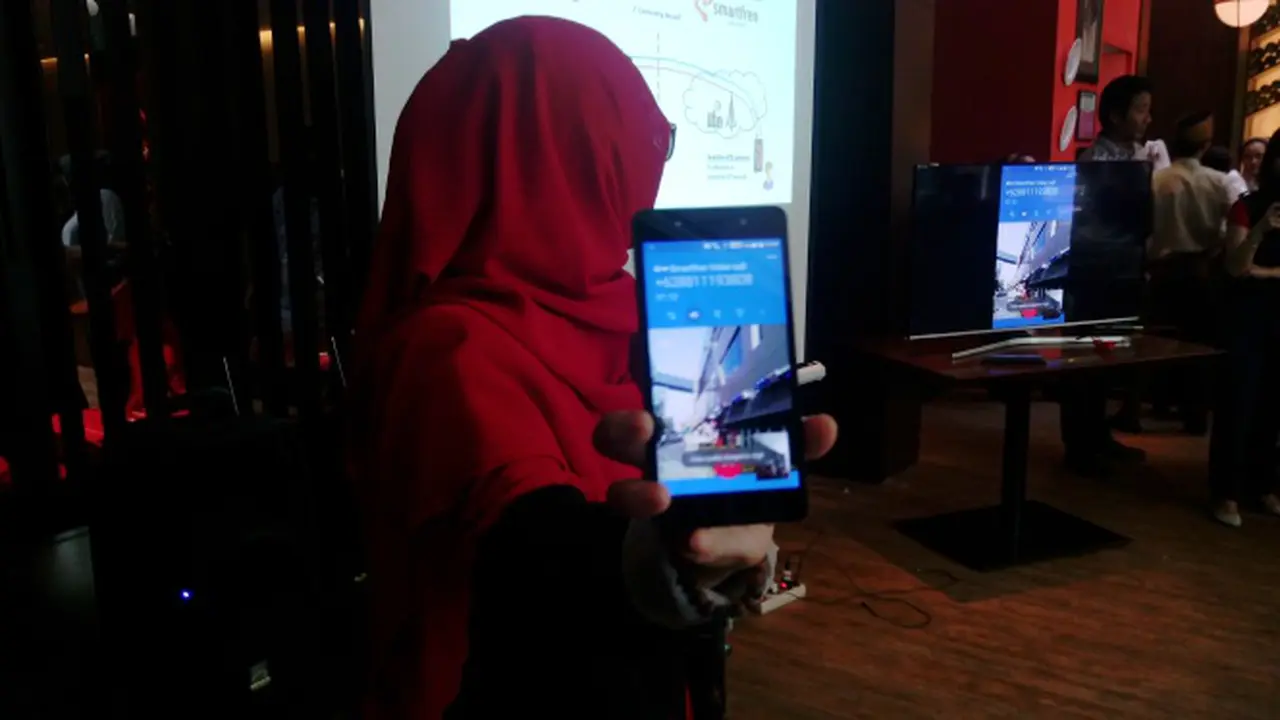 Uji coba layanan video call Smartfren berbasis VoLTE secara roaming langsung ke Korea Selatan