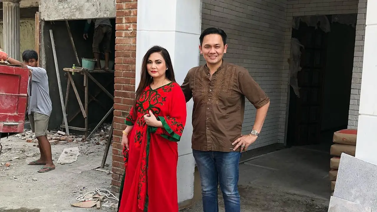 [Bintang] Farhat Abbas dan Nia Daniaty