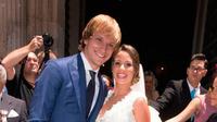 PERTEMUAN ROMANTIS - Ivan Rakitic menceritakan pertemuan pertamanya dengan istri, Raquel Mauri. (Daily Mail)