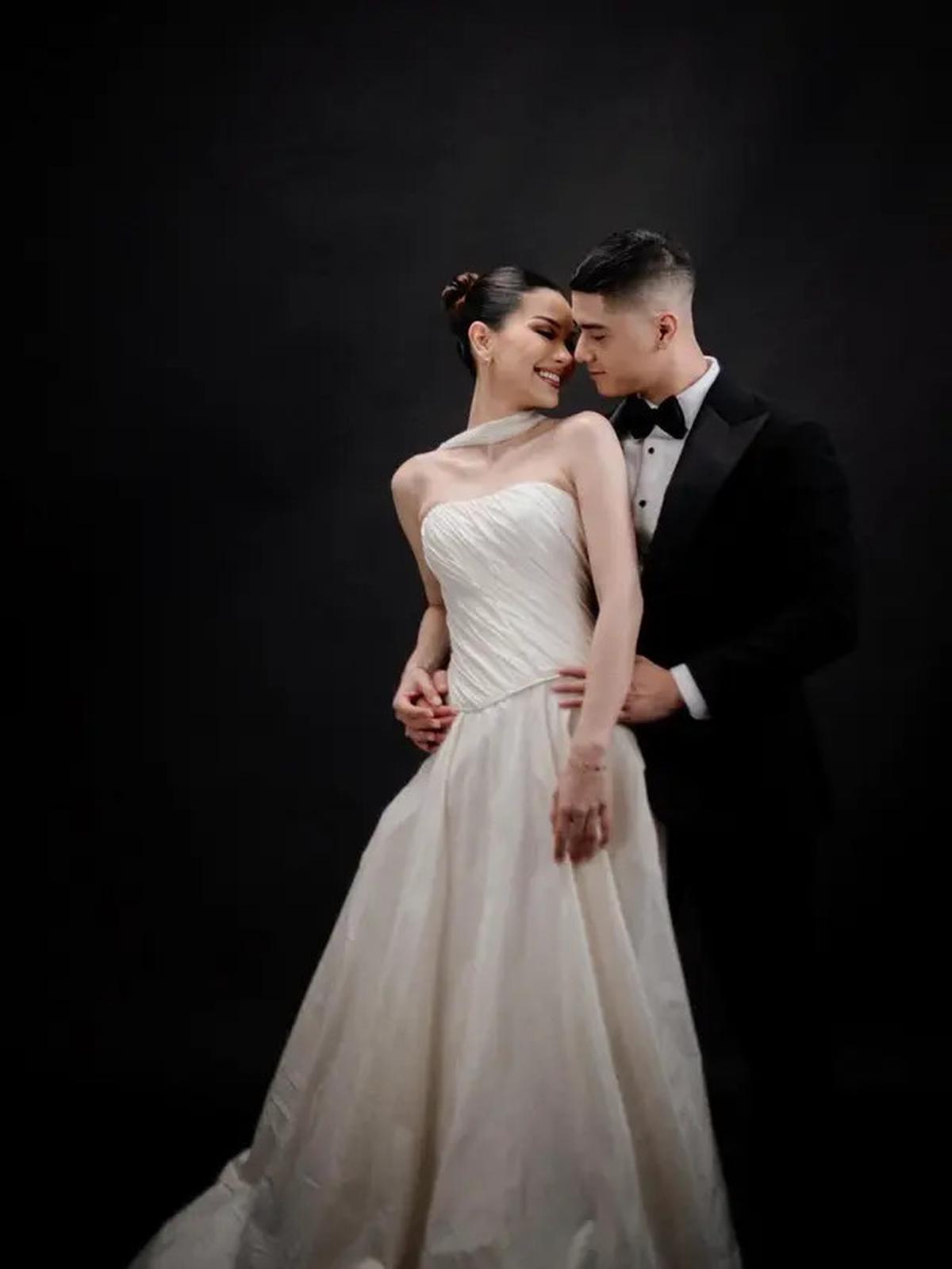 Jelang Pernikahan, Ini Potret Prewedding Al Ghazali dan Alyssa dengan Tuxedo Hitam serta Gaun Putih yang Elegan
