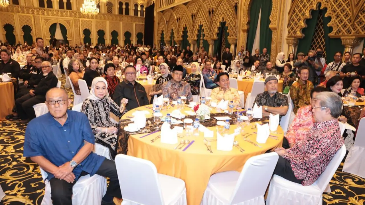 Sederet tokoh menghadiri pesta perayaan ulang tahun ke-77 Ketua Umum Partai Hanura Oesman Sapta Odang alias Oso di kediamannya di kawasan Kuningan, Jakarta Selatan (Jaksel) pada Senin (18/8/2025).