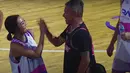 Gading Marten dan Gisella Anastasia alias Gisel tampil di sesi bola basket event Media Clash pada Oktober 2022. (Foto: YouTube/Kuy Entertainment)
