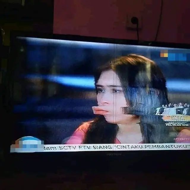 6 Momen Kocak Nonton Sinetron di TV Rusak Ini Bikin Tepuk Jidat