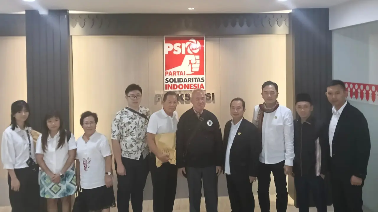 Pengurus Yayasan Metta Karuna Maitreya, selaku pengelola Vihara Tien En Tang saat melakukan audiensi dengan dua anggota DPRD DKI Jakarta dari Fraksi PSI.