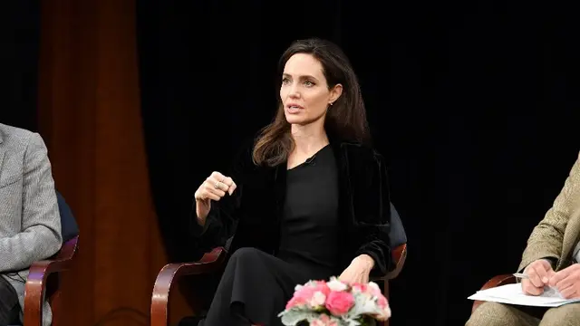[Bintang] Angelina Jolie