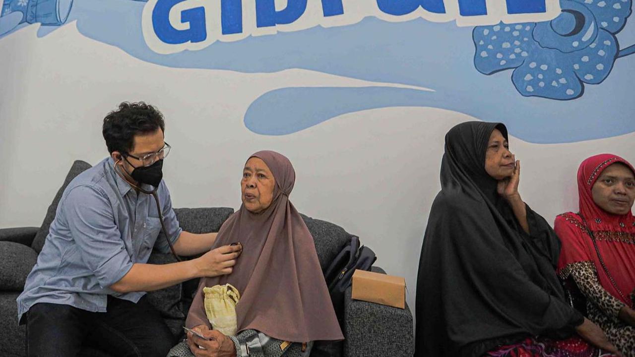 TIm Kampanye Nasional (TKN) Fanta Prabowo-Gibran menggelar tes kesehatan gratis. Layanan ini berlangsung di Gedung&nbsp;TKN Fanta HQ, Jalan Surabaya, Jakarta, pada Rabu (6/12/2023).