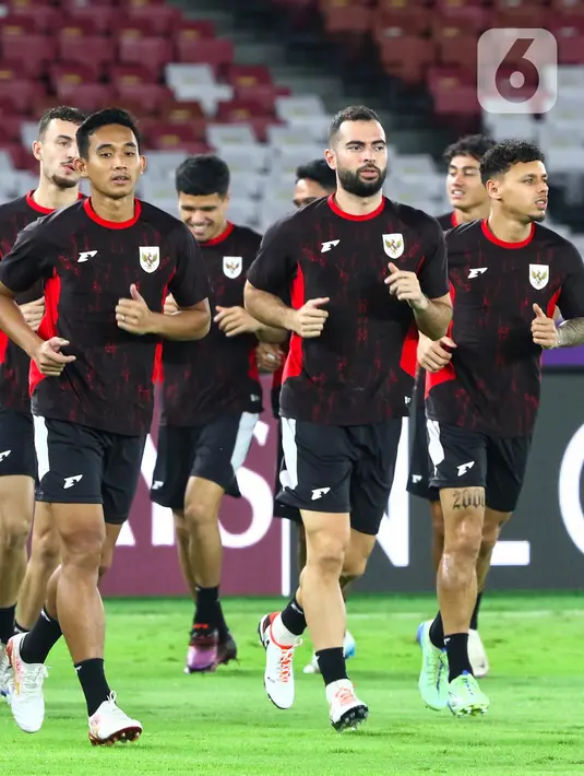 Pelatih Timnas Indonesia, Patrick Kluivert terus mematangkan persiapan sebelum menghadapi Bahrain. (Liputan6.com/Angga Yuniar)