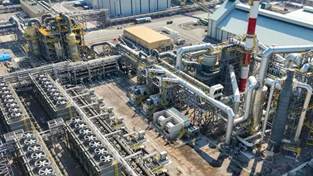 Sosok Perempuan Tangguh yang Ikut Berperan dalam Pembangunan Smelter Terbesar di Dunia