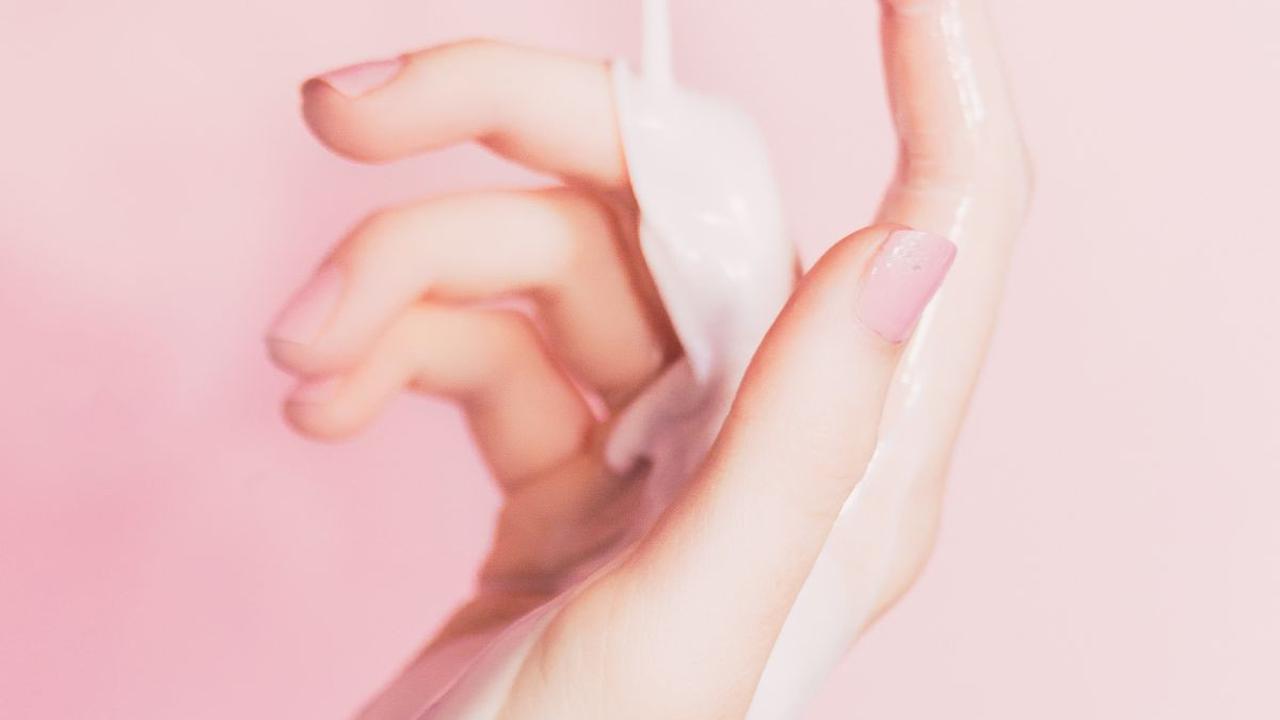 Pompa ASI atau pumping ASI merupakan praktik yang umum dilakukan oleh ibu menyusui untuk memerah dan menyimpan air susu ibu (ASI) dengan menggunakan alat bantu, seperti pompa ASI. Proses ini memungkinkan ibu menyusui untuk menyediakan ASI tambahan atau me