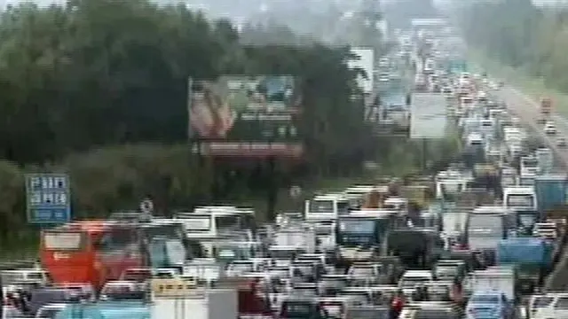 Kawasan Puncak Macet Total