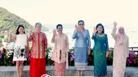 Ibu Negara Republik Indonesia, Iriana Joko Widodo melakukan pertemuan dengan para pendamping pemimpin ASEAN di Puncak Waringin, Kabupaten Manggarai Barat, Provinsi Nusa Tenggara Timur (NTT), Rabu (10/5/2023). (Dok. Istimewa)