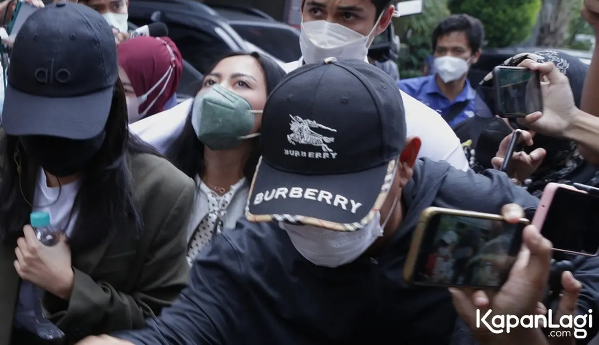 Rachel Vennya di Polda Metro Jaya ( KapanLagi.com/Muhammad Akrom Sukarya)