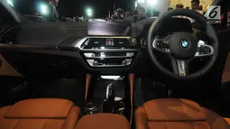Interior dan panel dalam The All New BMW X4 seri terbaru saat peluncuran di Jakarta, Kamis (7/2). All New BMW X4 dibandrol dengan harga RP Rp 1,459 miliar. (Merdeka.com/Dwi Narwoko)