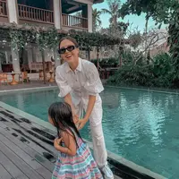 Olivia Jensen tak ingin paksa anak jadi selebriti [instagram/oliviajensen]