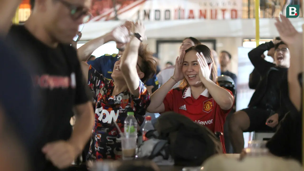 Foto: Gembira bersama IndoManUtd di Roaring Night Premier League West Ham Vs MU