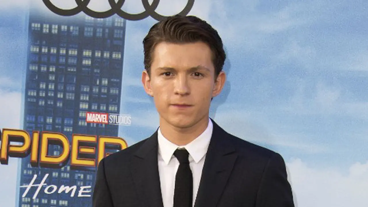 [Bintang] Tom Holland