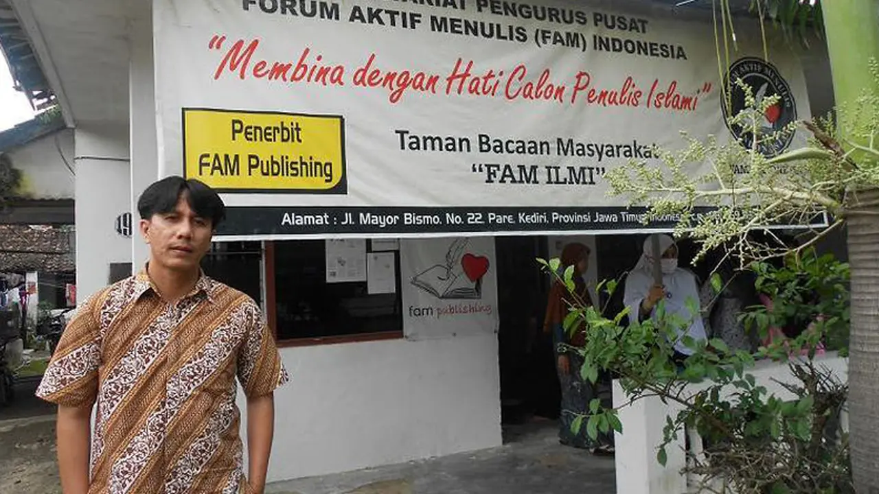 Menulis Kreatif Sebaiknya Masuk Program Pesantren Ramadan