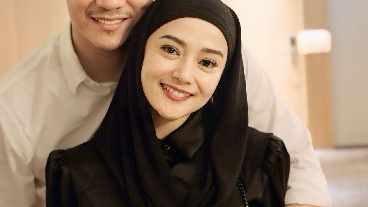 Ifan Seventeen Nyekar ke Makam Dylan Sahara, Ditemani Citra Monika