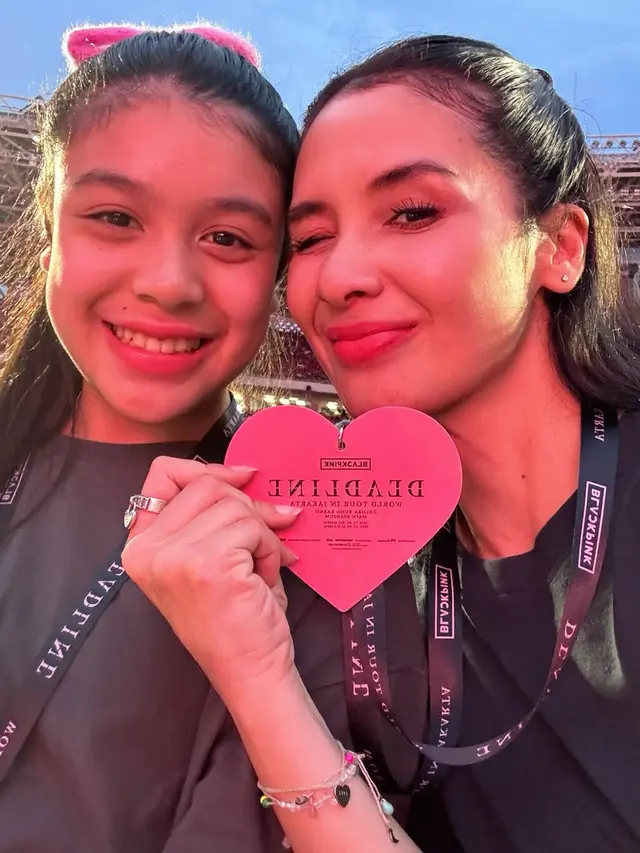Marsha Timothy Nonton Konser Blackpink bersama putrinya. [@marshatimothy]