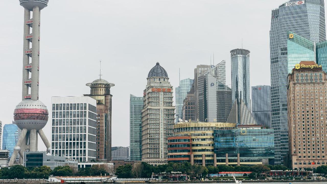 Seperti pada bulan Maret, Tiongkok menutup kantor Mintz Group, yang merupakan perusahaan asal AS, di Beijing karena diduga melakukan pekerjaan statistik yang tidak disetujui oleh pemerintahan Tiongkok.&nbsp;