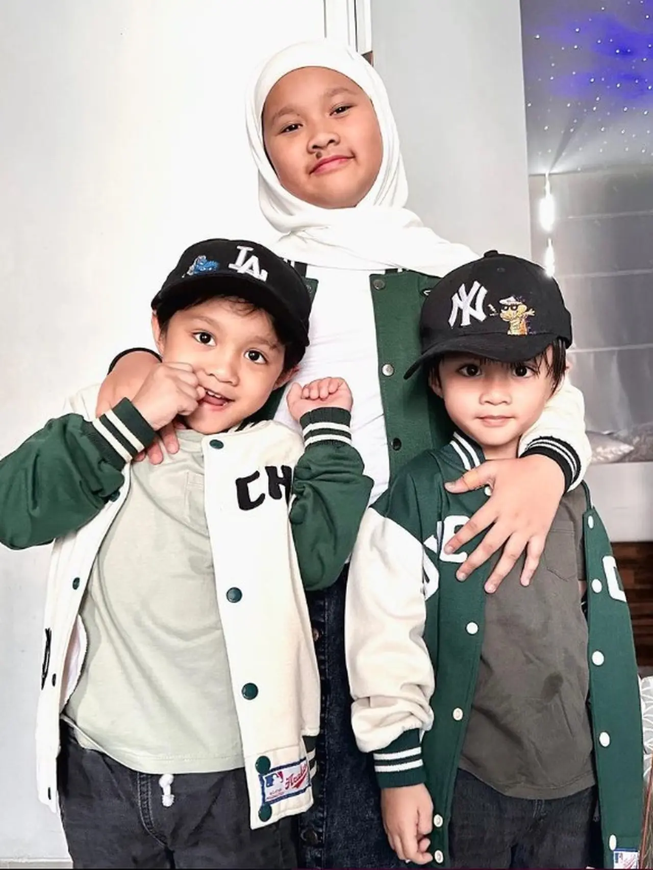 8 Potret Inara Rusli Bareng Anak, tak Terima Netizen Body Shaming Buah ...