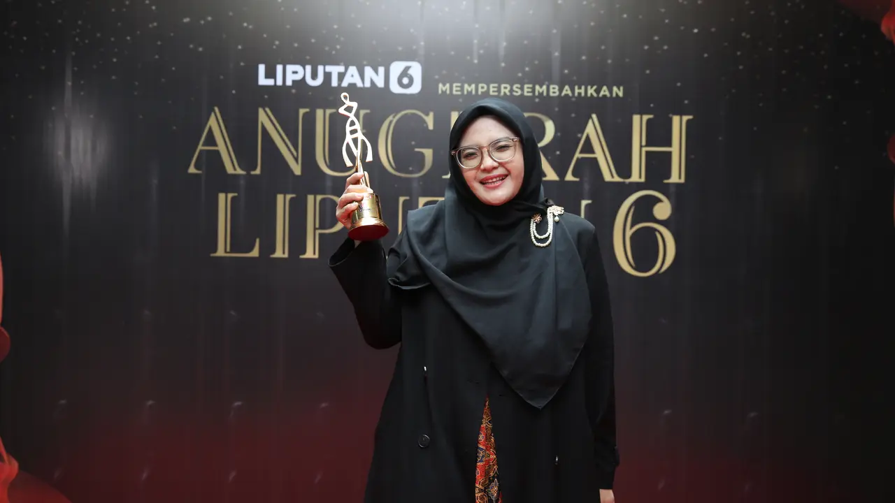 Findy Oktavian Raih Piala Anugerah Perempuan Hebat 2025, Berdayakan Perajin Lewat Daster