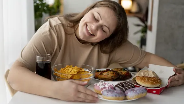 Pentingnya mengenali pola stress eating