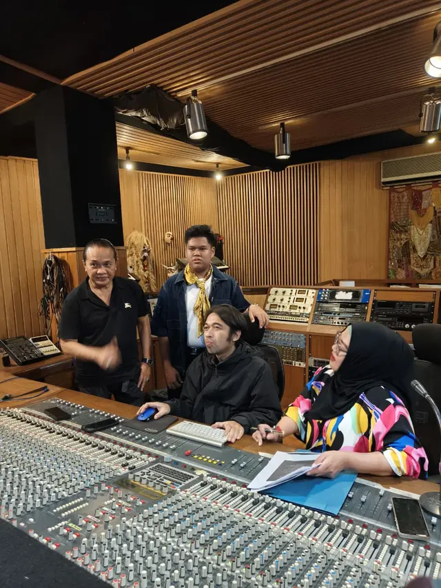 Afham Wafi Athaya Anwar dan Deddy Dhukun
