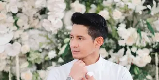 Chand Kelvin akhirnya melepas predikat ‘Presiden Jomblo’ yang melekat dengan dirinya. [@chand_kelvin].
