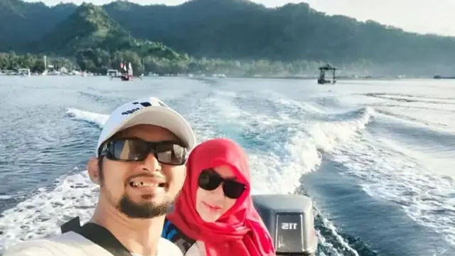 6 Potret Roro Fitria dan Suami Usai Menikah, Ajak Bikin Video Klip Bareng