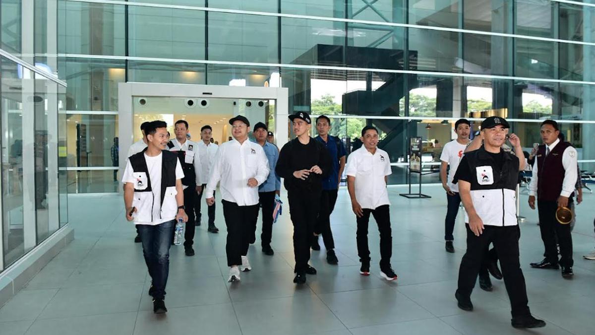 Kaesang Pangarep Hadiri Rakernas PSI di Makassar, Disambut Putra Sulung Rusdi Masse