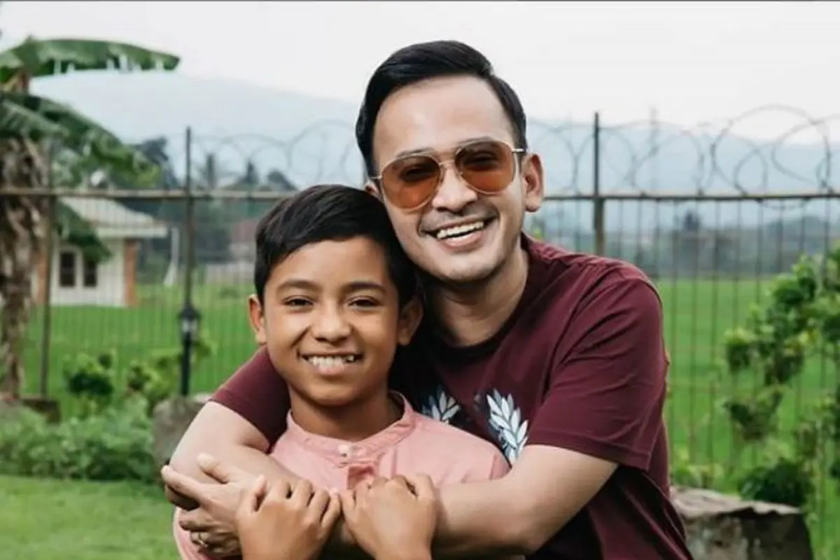 Ruben Onsu bersama anak angkatnya, Betrand Peto (Foto: Instagram/@betrandpeto)