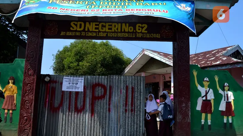 Hari Pertama Sekolah Murid SD Bengkulu Ini Sedih, Kenapa??